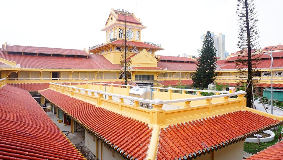 Chợ cổ trăm năm tuổi sắp trở lại với diện mạo mới - 1 Chợ Bình Tây được xây dựng từ năm 1928 do 1 người Hoa gốc Triều Châu tên Quách Đàm xây dựng.