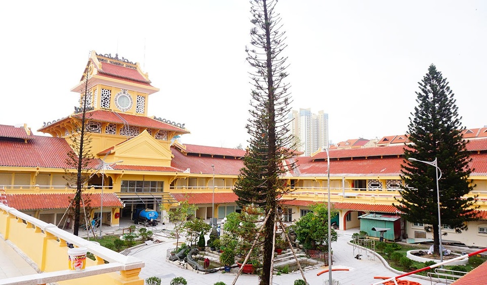 Chợ cổ trăm năm tuổi sắp trở lại với diện mạo mới - 2 Sau 2 năm tạm dừng hoạt động và 10 tháng sửa chữa, chợ đã có diện mạo mới hiện đại và khang trang hơn.