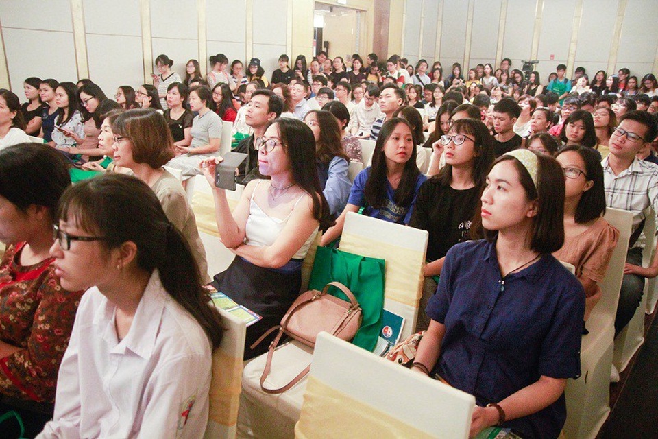 Hội thảo thu hút sự tham gia của đông đảo bạn trẻ, học sinh, phụ huynh,…