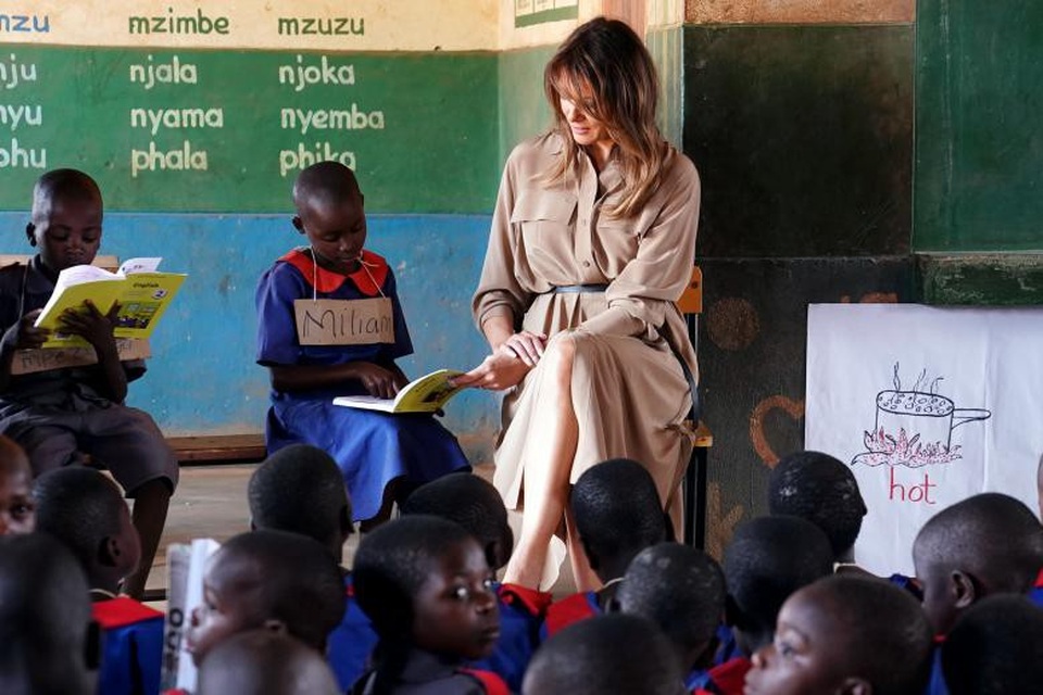 Đệ nhất phu nhân Mỹ tham dự giờ học cùng các học sinh Malawi.
