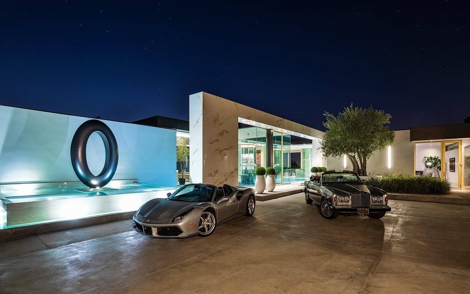 Bộ sưu tập “nhà bay” ấn tượng của Tỷ phú Carson Chan - 2