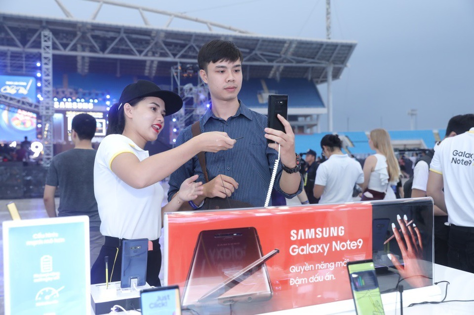 5 cái “nhất” khẳng định vị thế dẫn đầu của Galaxy Note9 - 5 Chính sách ưu đãi hấp dẫn và dịch vụ chăm sóc khách hàng chu đáo là lợi thế của Samsung trên thị trường smartphone