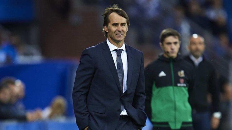Thua liểng xiểng, Real Madrid sẽ “trảm” HLV Lopetegui? - 1
HLV Lopetegui đứng trước nguy cơ bị sa thải