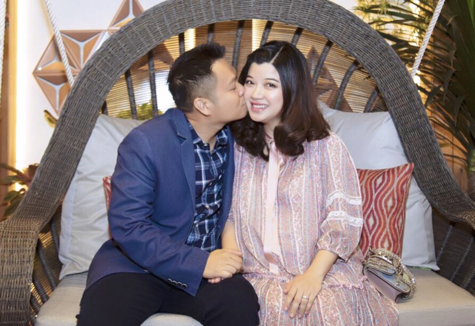 Tăng Bảo Quyên lần đầu tiên chia sẻ về gia đình sau khi rời xa showbiz - 3 Nữ diễn viên khoe niềm hạnh phúc trọn vẹn trong cuộc sống sau khi kết hôn cùng ông xã.