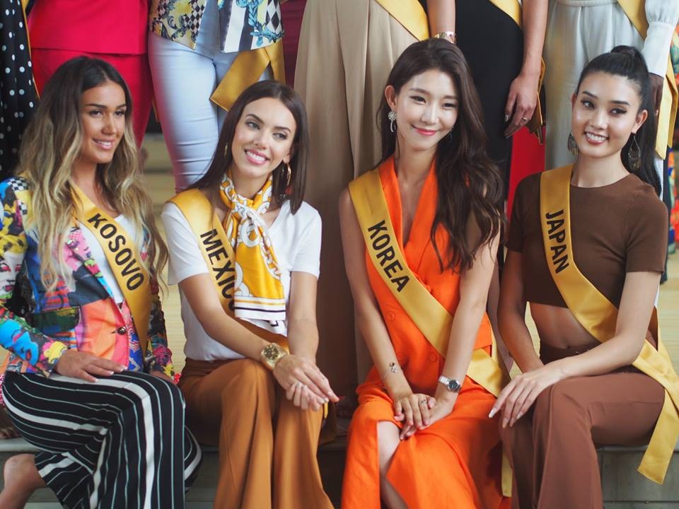 Ngắm nhan sắc của Á hậu Bùi Phương Nga và các thí sinh Hoa hậu hòa bình thế giới 2018 - 9
Từ trái sang: Hoa hậu Kosovo, Hoa hậu Mexico, Hoa hậu Hàn Quốc, Hoa hậu Nhật Bản