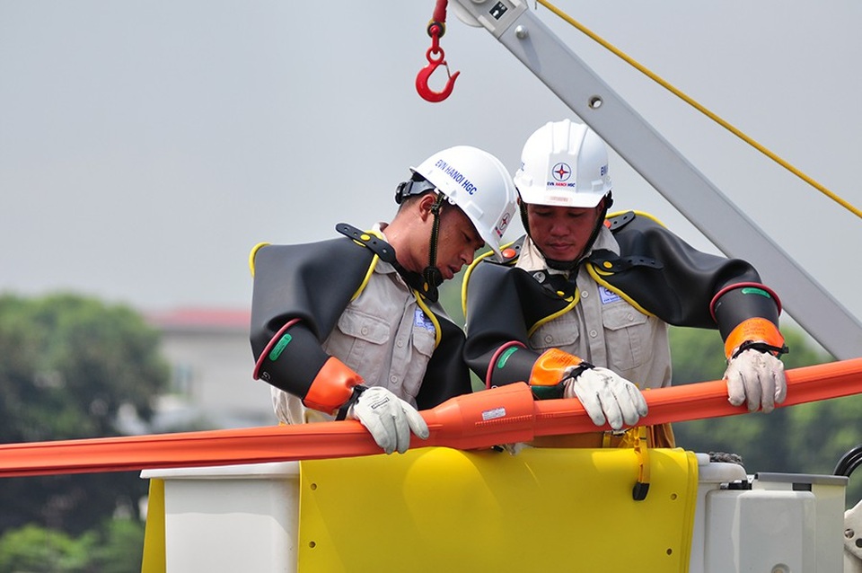 Đảm bảo cung ứng điện trên địa bàn Thủ đô trong năm 2018. - 4 Đảm bảo cung ứng điện trên địa bàn Thủ đô trong năm 2018. - 4