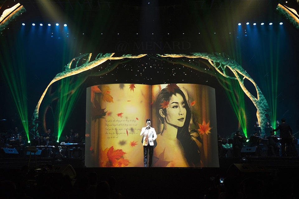 Nối tiếp chương trình Quang Dũng tiếp tục đưa khán giả đến những giai điệu suy tư và đầy lãng mạn qua các ca khúc: “Chân tình”, “Còn yêu em mãi”…