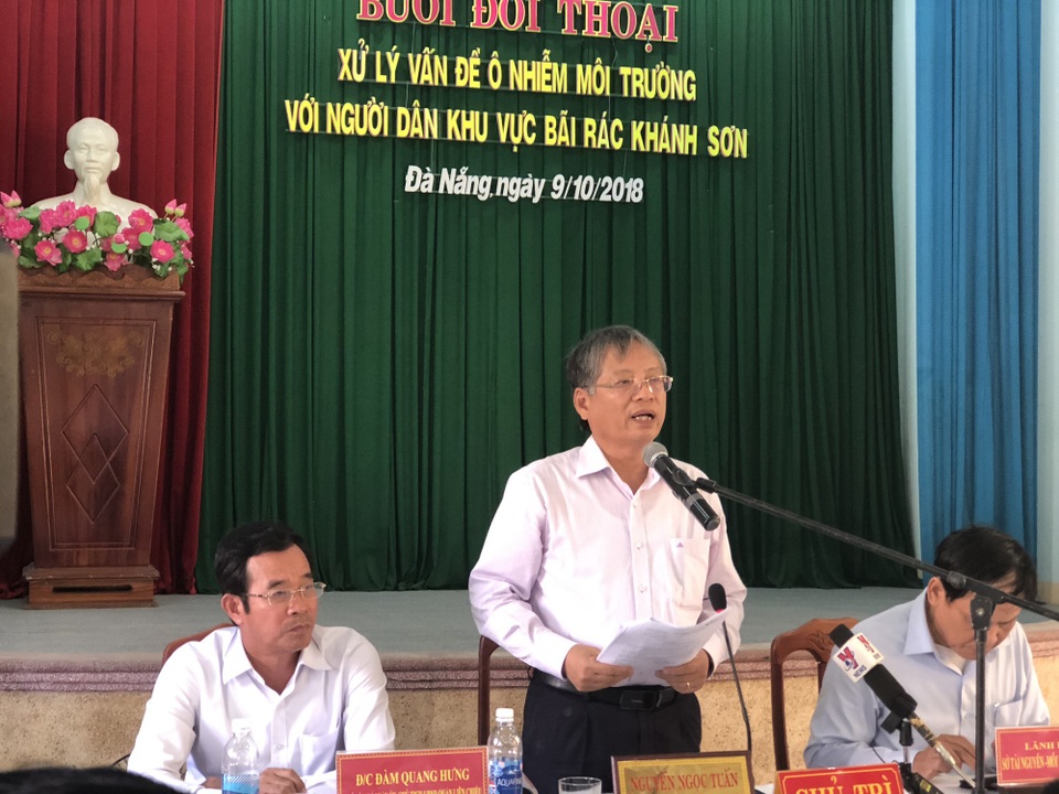 Người dân mời lãnh đạo thử sống ở bãi rác để thấu hiểu nỗi khổ - 1
Ông Nguyễn Ngọc Tuấn - Phó Chủ tịch UBND TP Đà Nẵng chủ trì buổi đối thoại với người dân