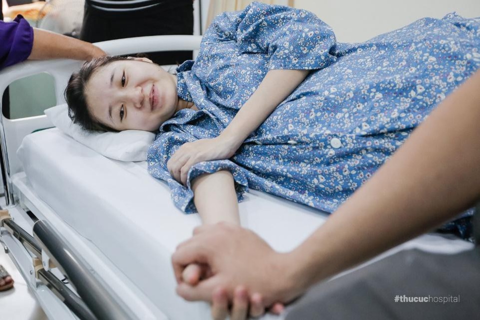 “Hộ tống” mẹ bầu đi đẻ - Đại gia đình “vui như Tết” - 1
“Nhiều lúc muốn ăn cái này, cái kia, em lại ngập ngừng hỏi chồng có ăn được không nhỉ. Anh gãi đầu một lúc rồi lại lấy điện thoại gọi cho mẹ: Mẹ ơi, vợ con muốn ăn thế này có được không ạ?”