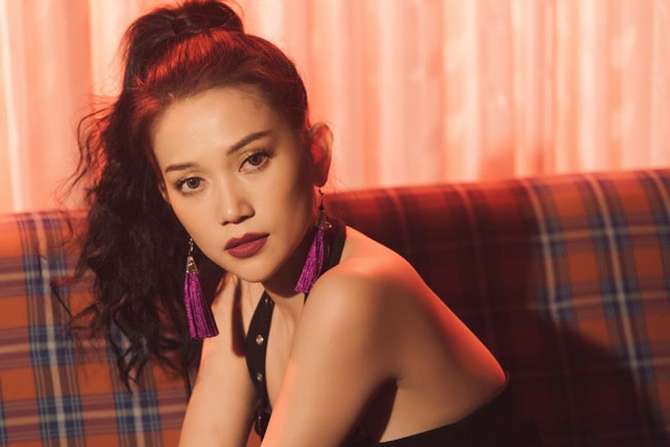 Sĩ Thanh nếm trải cảm giác bị người yêu phản bội - 2 Giọng ca Oh my chuối nếm trải cảm giác bị phản bội trong MV Người ta.