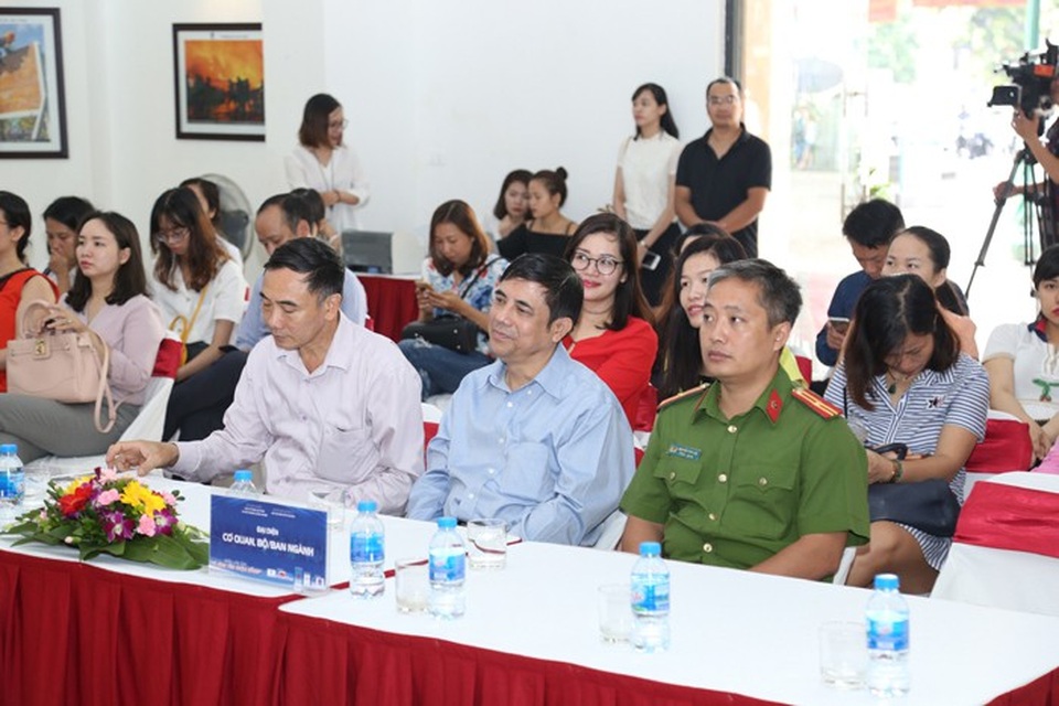 Khai mạc triển lãm ảnh về phòng cháy, chữa cháy và cứu nạn, cứu hộ - 1 Đại diện Bộ/Ban/Ngành tại buổi Khai mạc triển lãm ảnh PCCC và CNCH