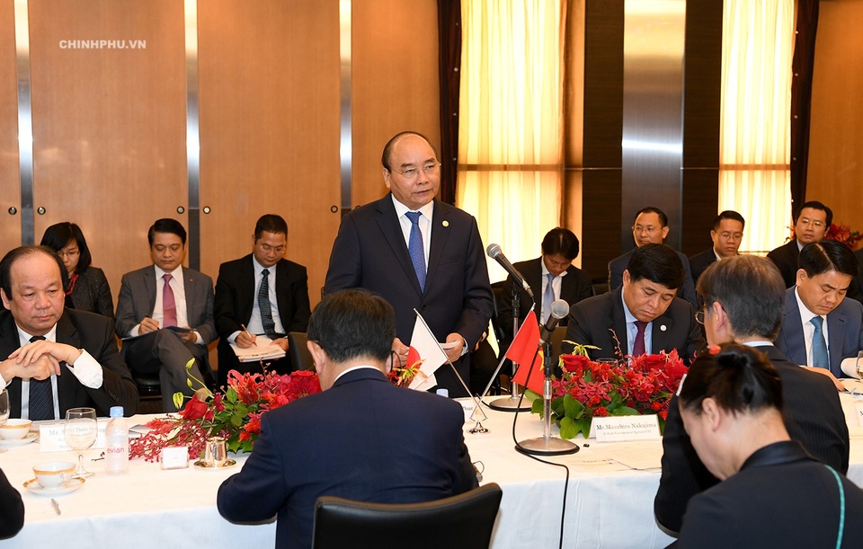 Thủ tướng khuyến khích doanh nghiệp Nhật Bản mua lại ngân hàng Việt Nam yếu kém - 1 Thủ tướng Nguyễn Xuân Phúc toạ đàm với các doanh nghiệp Nhật Bản (ảnh: VGP)