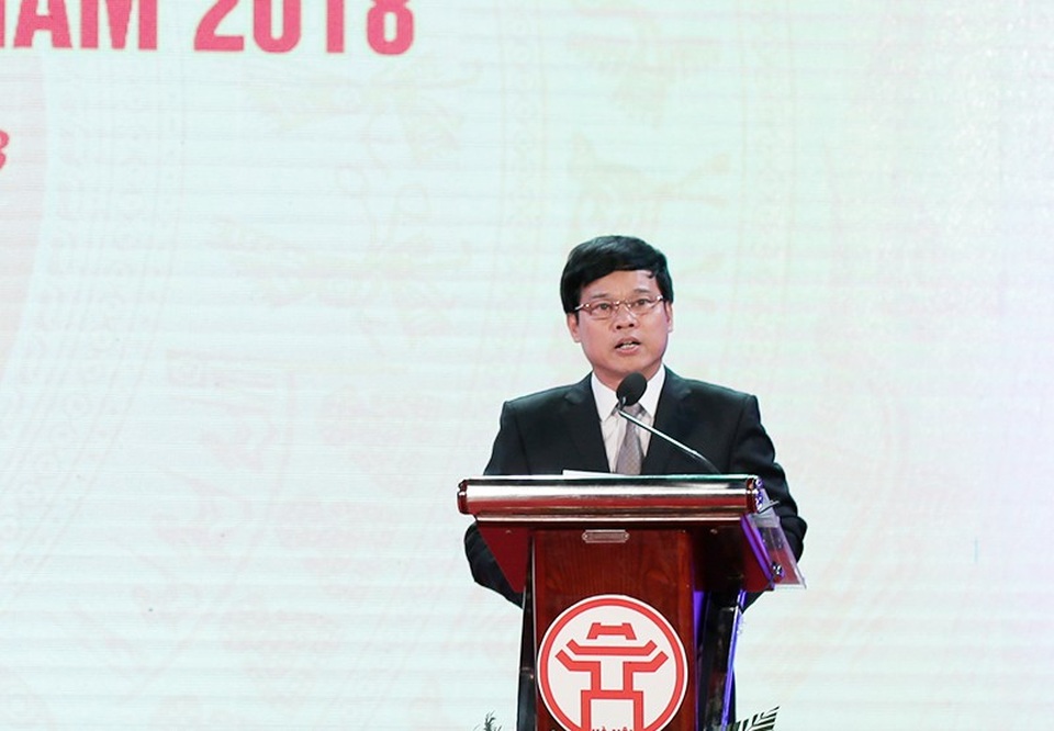 Những gương mặt thủ khoa xinh đẹp, tài giỏi được vinh danh - 2
Ông Ngô Văn Quý, Thành ủy viên, Phó chủ tịch UBND Thành phố Hà Nội phát biểu tại Lễ “Tuyên dương Thủ khoa xuất sắc tốt nghiệp các trường đại học, học viện trên địa bàn thành phố Hà Nội năm 2018”