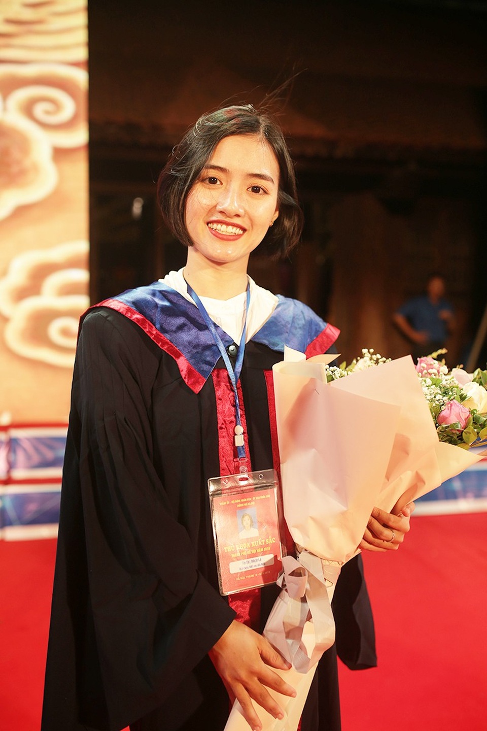 Những gương mặt thủ khoa xinh đẹp, tài giỏi được vinh danh - 6
Tạ Thị Nhật Lệ - Thủ khoa ngành Quản trị Văn phòng (Đại học Nội vụ Hà Nội)