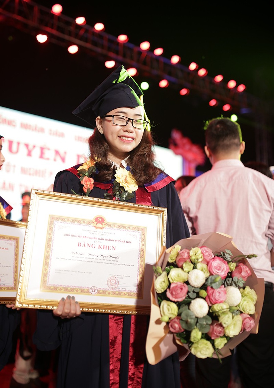 Những gương mặt thủ khoa xinh đẹp, tài giỏi được vinh danh - 9
Nữ thủ khoa Học viện Kỹ thuật mật mã Dương Ngọc Huyền