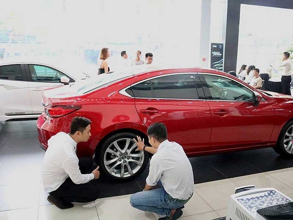 Hai kịch bản mới về thuế đặc biệt với ô tô - 1 Hai kịch bản mới về thuế đặc biệt với ô tô - 1