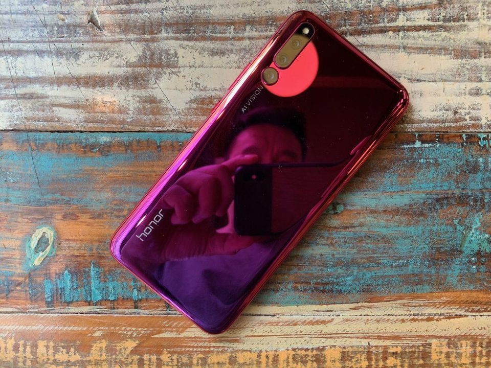 Ra mắt smartphone đầu tiên trên thế giới có 6 camera - 3