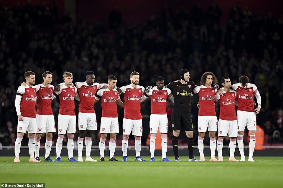 Nhìn lại trận bất bại thứ 13 liên tiếp của Arsenal - 2
Huấn luyện viên Emery tung ra sân với đội hình gồm nhiều cầu thủ trẻ, dự bị ở trận đấu thuộc vòng 4 League Cup