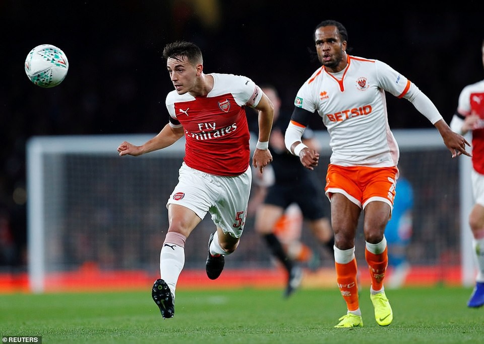Nhìn lại trận bất bại thứ 13 liên tiếp của Arsenal - 5
Julio Pleguezuelo (trái) một trong ba cầu thủ trẻ được huấn luyện viên Emery sử dụng ở trận đấu này