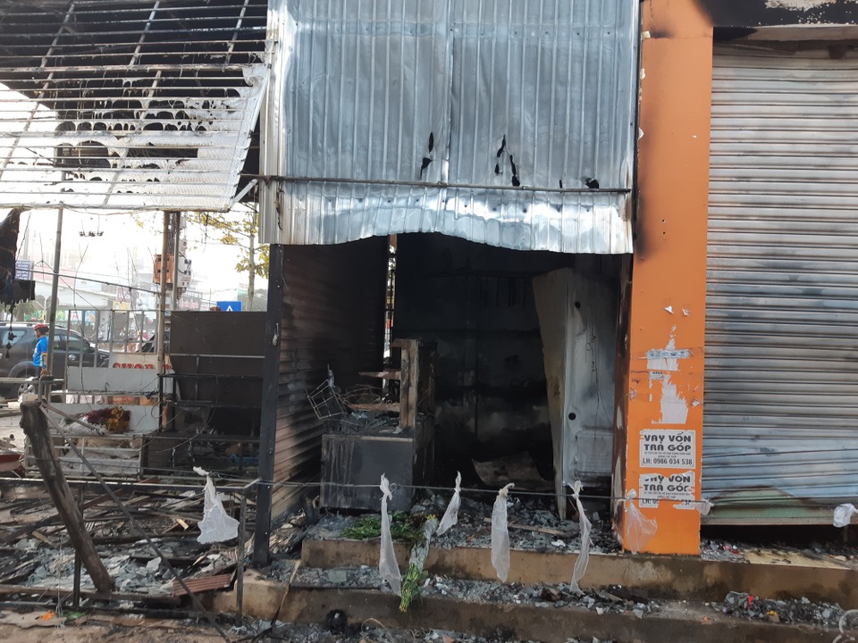 Vụ cháy cửa hàng hoa khiến 2 thiếu nữ tử vong: Bắt giữ 1 đối tượng - 2 Shop hoa bị phóng hỏa khiến 2 thiếu nữ tử vong