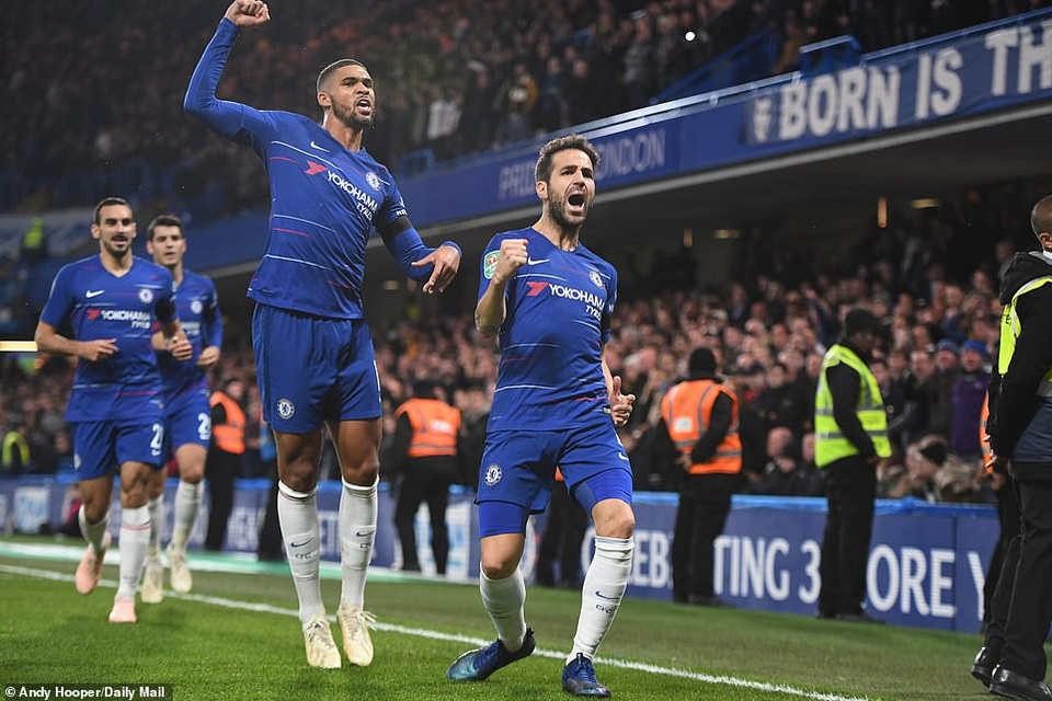 Được trợ giúp bằng hai pha “đốt đền”, Chelsea hạ Derby - 2
Pha ăn mừng sau khi ghi bàn của Fabregas (phải)
