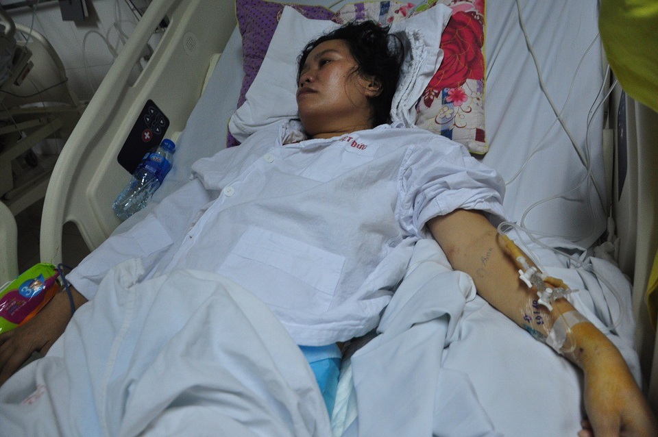 Không vay được tiền phẫu thuật, cô giáo tiểu học nguy kịch tính mạng - 3 Hiện tại chị lại xuất hiện sỏi niệu quản bên phải nên sẽ tiếp tục phải phẫu thuật nữa.