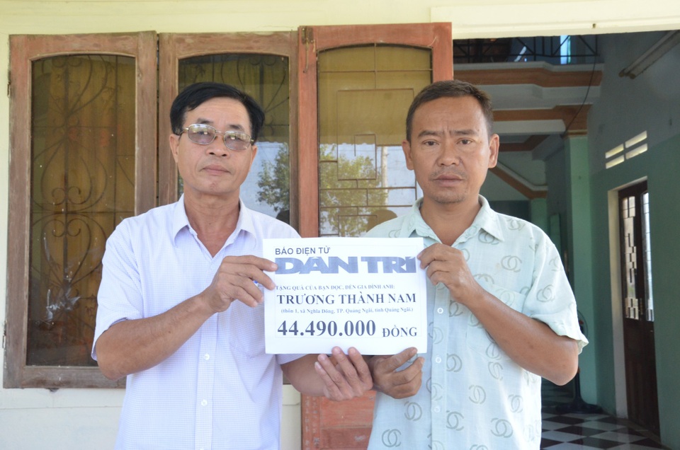 Bạn đọc giúp anh Trương Thành Nam hơn 44 triệu đồng - 1 Anh Trương Thành Nam đã nhận 44.490.000 đồng bạn đọc Dân trí hỗ trợ.