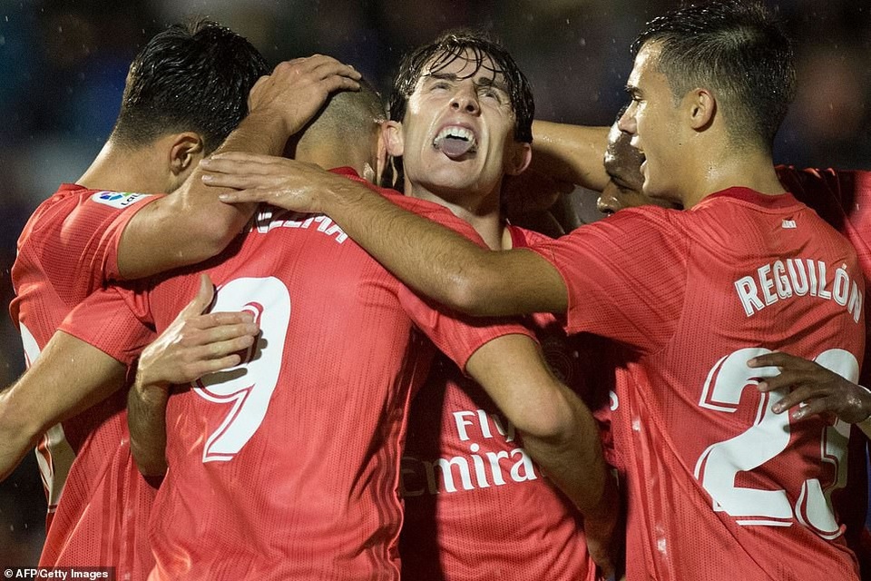 Real Madrid thắng “4 sao” trong ngày HLV Solari ra mắt - 8
Real Madrid đã có chiến thắng tưng bừng trước đối thủ hạng Nhì tại vòng 1/16 Cúp Nhà vua