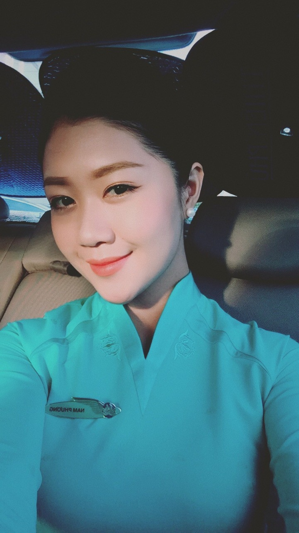 Gặp cô gái Đà Nẵng “tài sắc vẹn toàn” làm tiếp viên hàng không - 3 Gặp cô gái Đà Nẵng “tài sắc vẹn toàn” làm tiếp viên hàng không - 3
