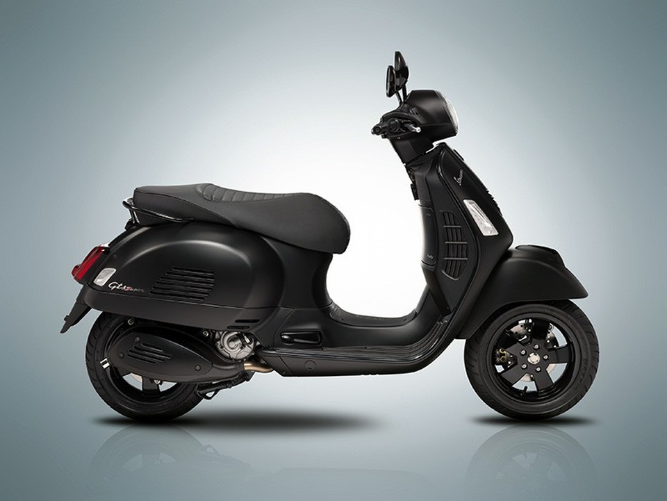 Piaggio Việt Nam làm mới Vespa Sprint và GTS - 3 
Mẫu Vespa GTS Notte có màu đen toàn bộ