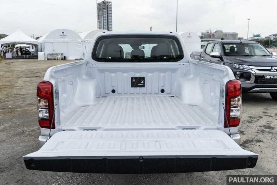 Mitsubishi Triton 2019 trình làng với hộp số mới - 17 Mitsubishi Triton 2019 trình làng với hộp số mới - 17
