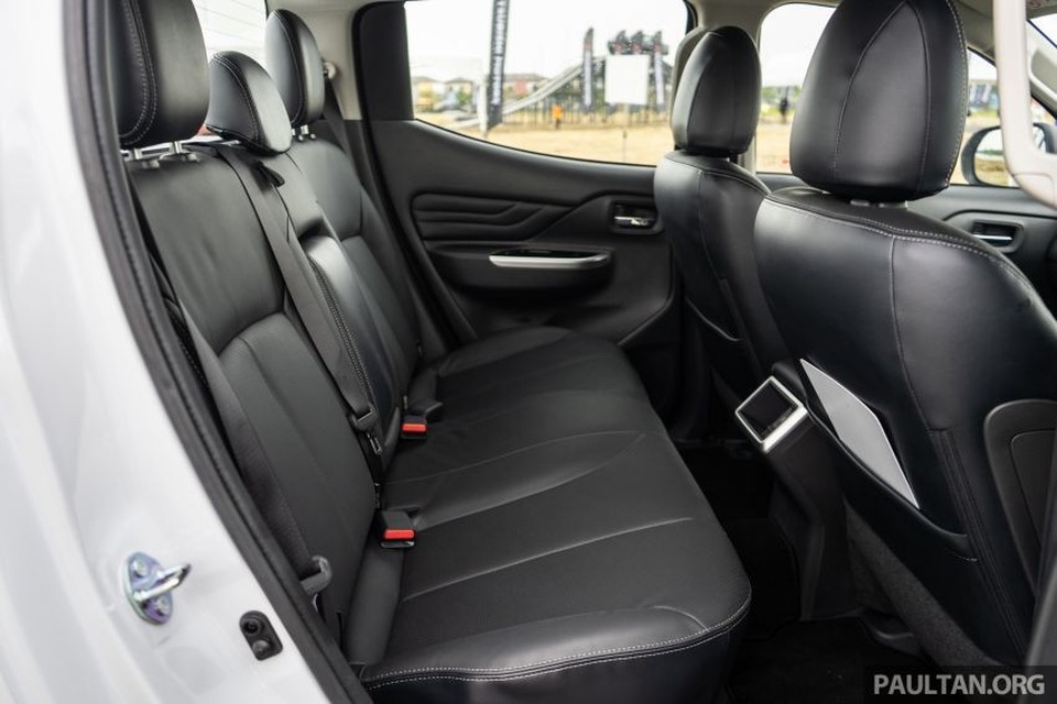 Mitsubishi Triton 2019 trình làng với hộp số mới - 30 Mitsubishi Triton 2019 trình làng với hộp số mới - 30
