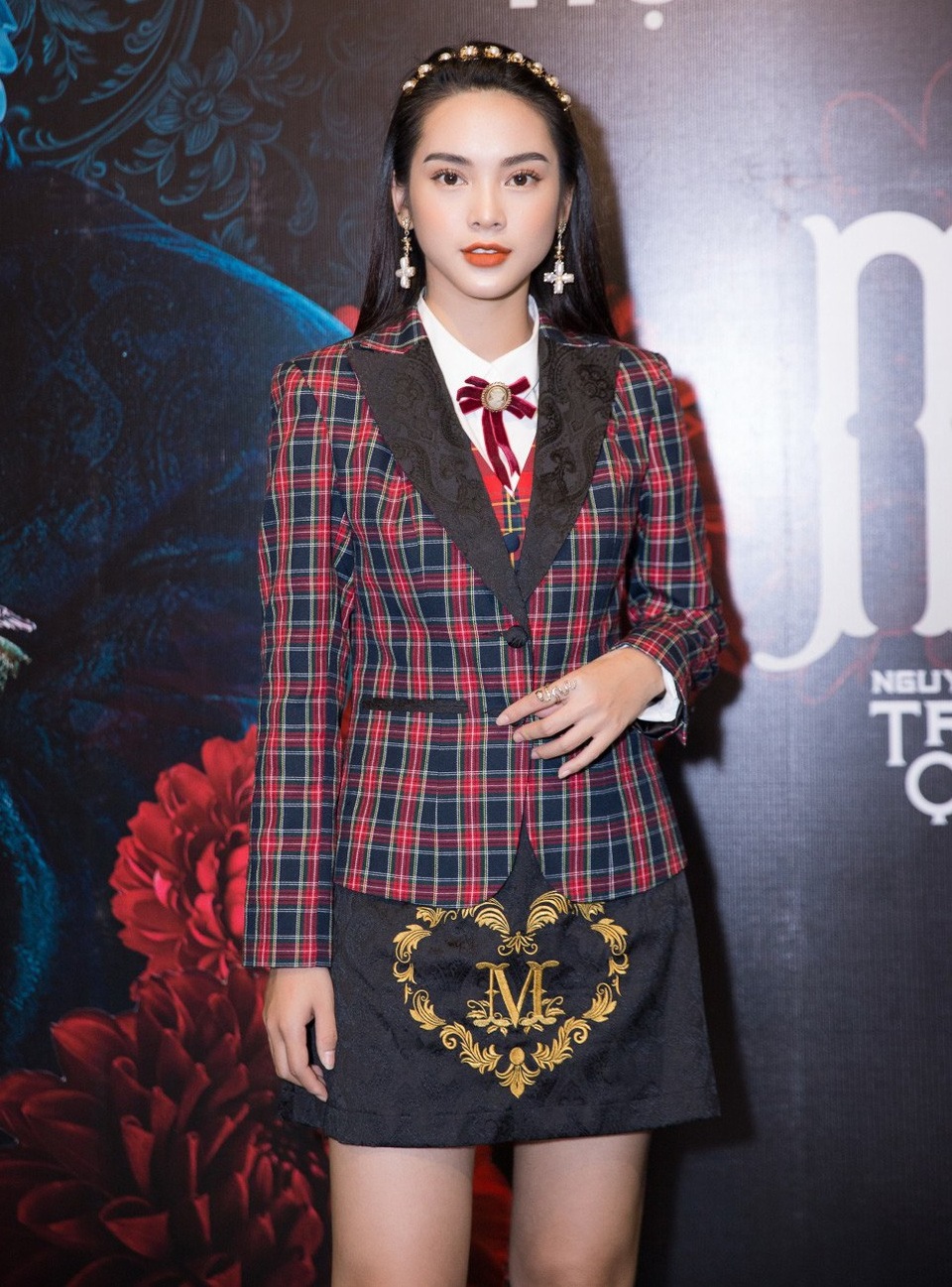 Nguyễn Trần Trung Quân vô tình thừa nhận thông tin Nhã Phương đang mang thai - 4 Quỳnh Lương đảm nhận nữ chính trong MV Màu nước mắt của Nguyễn Trần Trung Quân