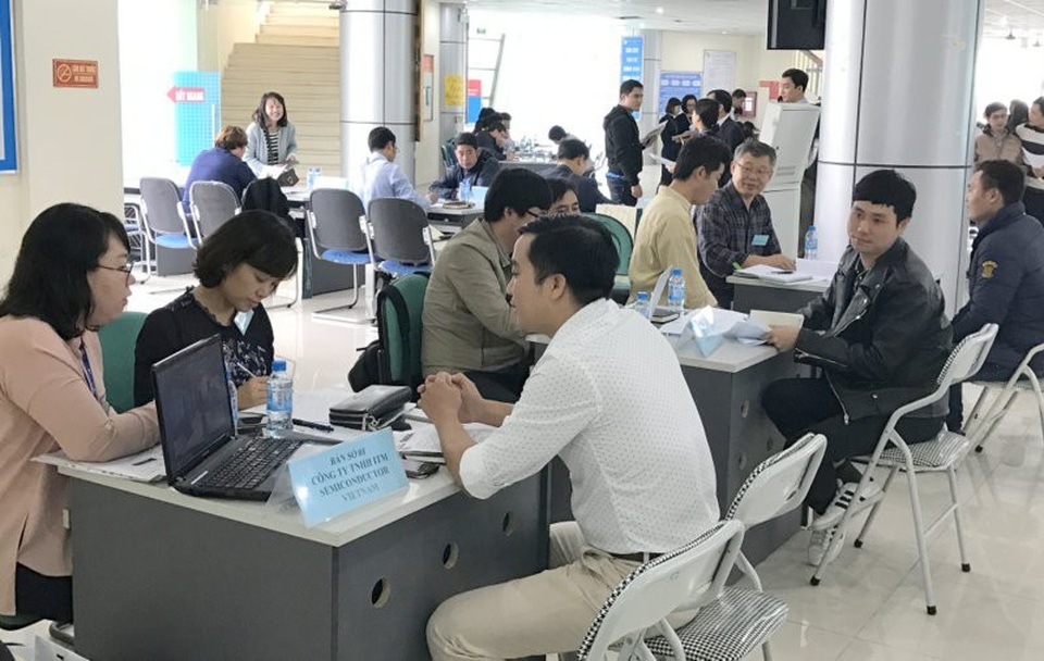Sáng 22/11, Phiên GDVL Hà Nội: Tuyển nhiều công việc lương từ 8-15 triệu đồng - 1
Phiên giao dịch việc làm do Trung tâm lao động ngoài nước tổ chức