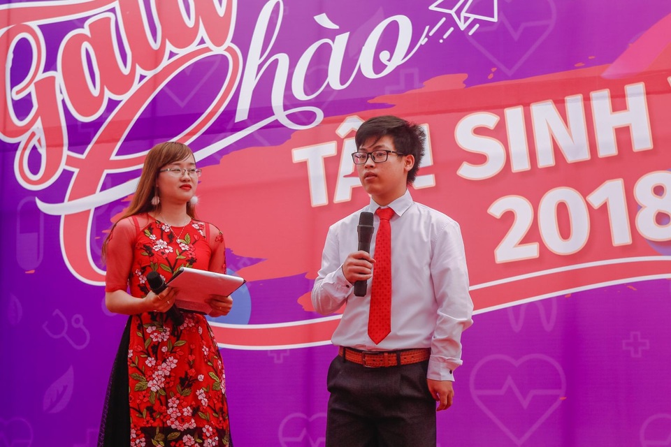 Cao đẳng Y – Dược ASEAN cấp hơn 1 tỷ đồng khuyến học ươm mầm giấc mơ blouse trắng - 3
Tân sinh viên Đoàn Phương Hai đạt danh hiệu Thủ khoa đầu vào 2018.