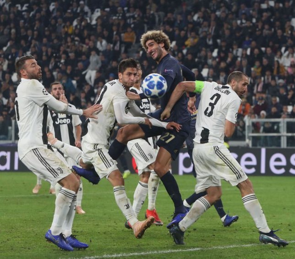 MU và niềm hy vọng lớn từ “quân bài giấu trong tay áo” của Mourinho - 1
Fellaini đã thực sự mang tới khác biệt sau khi vào sân ở trận đấu với Juventus