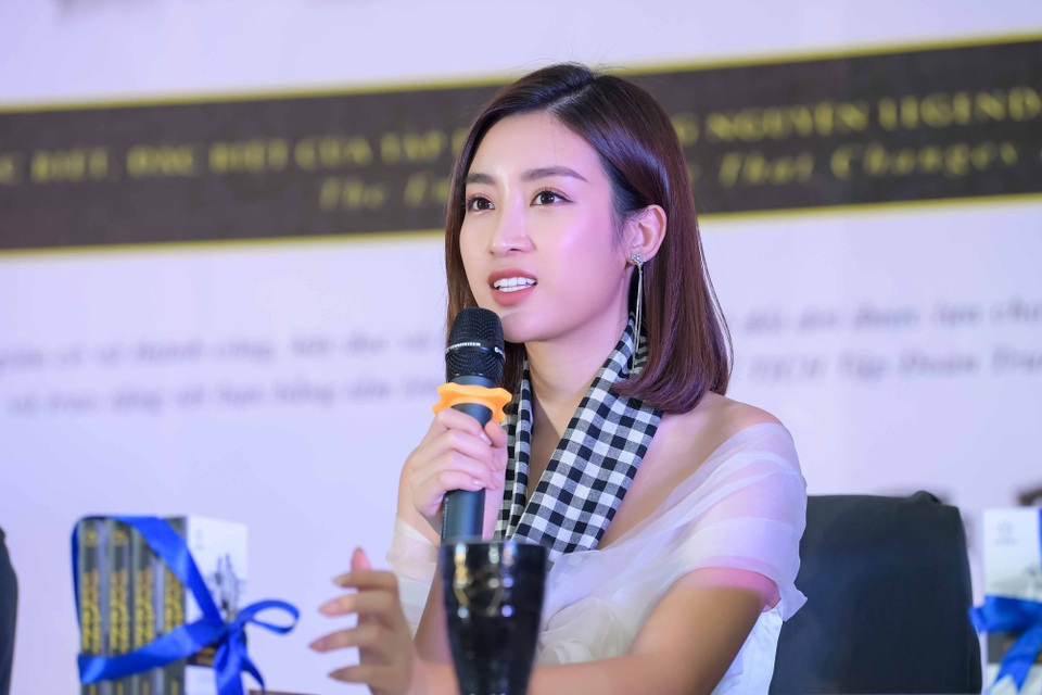 Mỹ Linh chưa thể quên được cảm giác tủi thân, đơn độc… khi thi hoa hậu - 4 Mỹ Linh chưa thể quên được cảm giác tủi thân, đơn độc… khi thi hoa hậu - 4