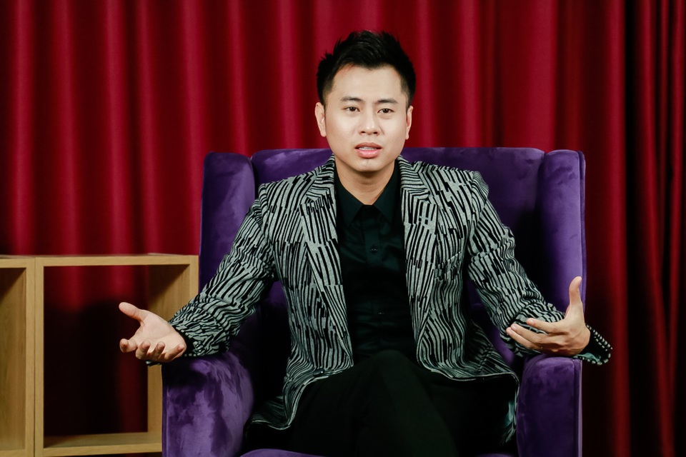 Dương Cầm: “Có bị chửi bới tôi cũng không ngại nói thẳng, nói thật” - 1 Dương Cầm lần đầu tiên lên tiếng về những ồn ào quanh chuyện nhận xét âm nhạc Khắc Hưng.