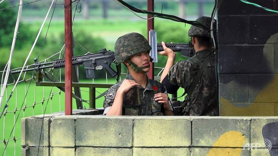 Hàn - Triều dỡ 20 chốt quân sự tại “nơi nguy hiểm nhất thế giới” - 1
Một chốt biên phòng tại khu phi quân sự liên Triều. (Ảnh: AFP)