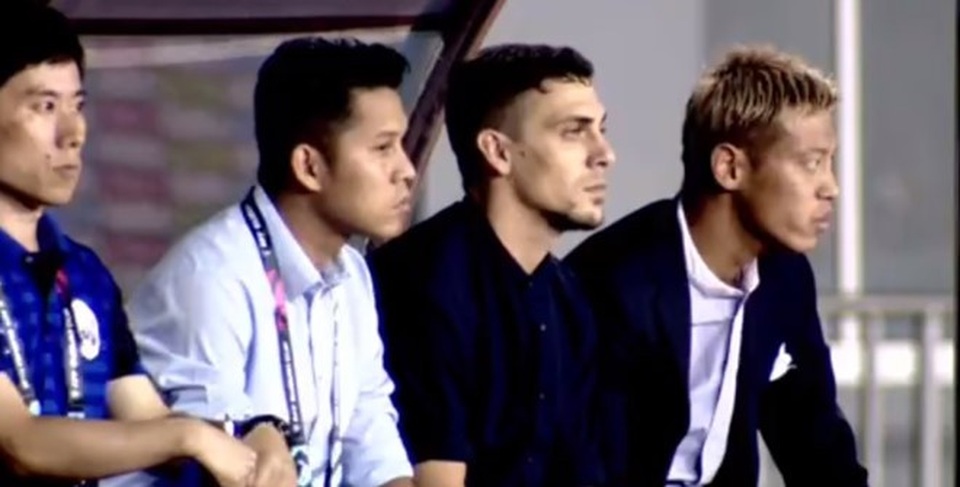 Myanmar 4-1 Campuchia: Cú lội ngược dòng ấn tượng - 12
HLV Honda đứng ngồi không yên trong suốt trận đấu