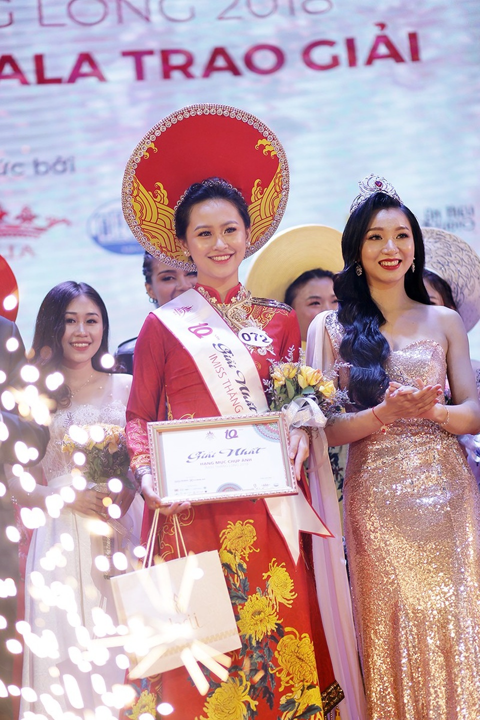 Nữ sinh Học viện Cảnh sát, Sư phạm đăng quang Imiss Thăng Long 2018 - 5
Giây phút đăng quang của Đồng Hoàng Anh