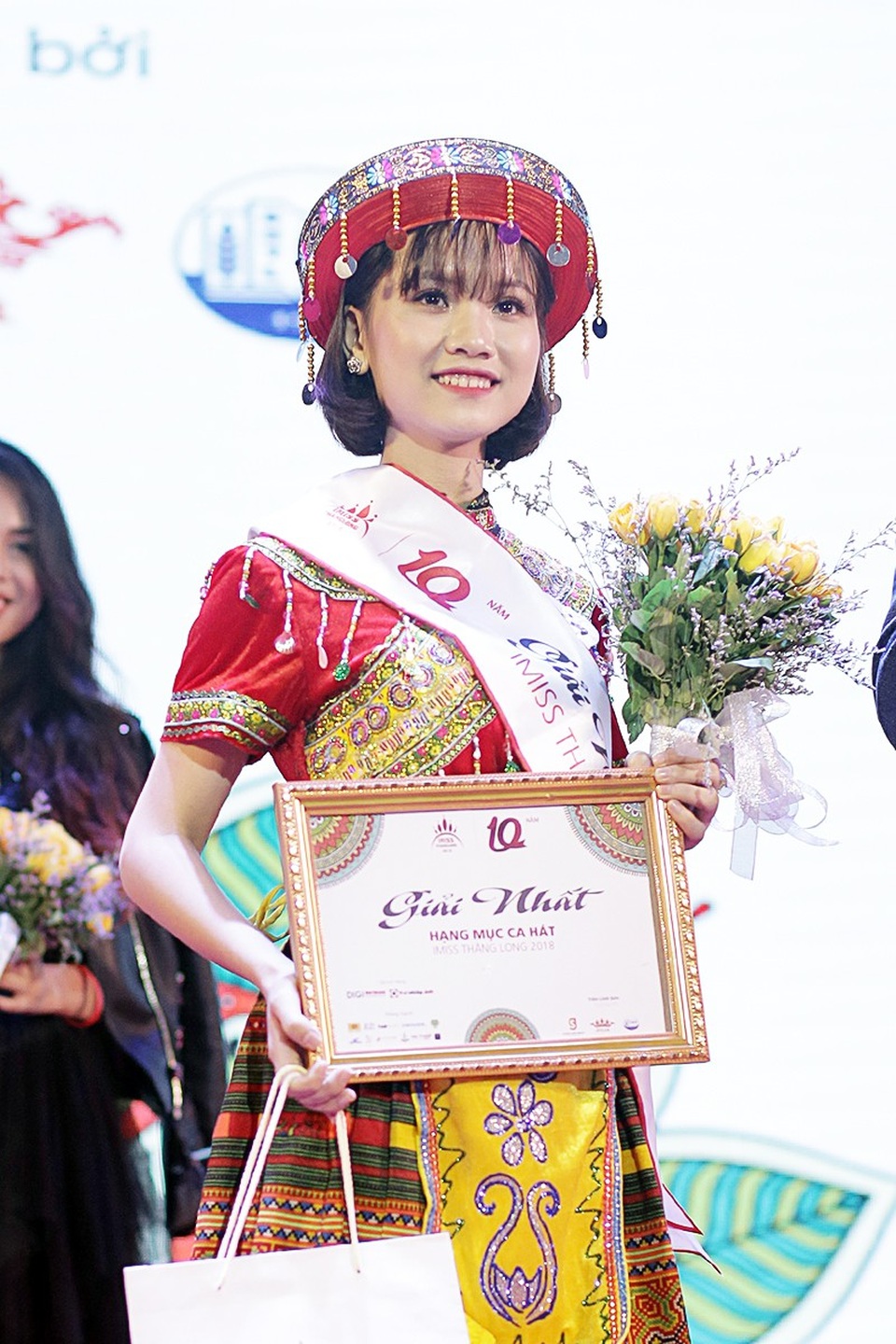 Nữ sinh Học viện Cảnh sát, Sư phạm đăng quang Imiss Thăng Long 2018 - 7
Nữ sinh ĐH Sư phạm Hà Nội giành giải Nhất hạng mục Ca hát một cách xứng đáng