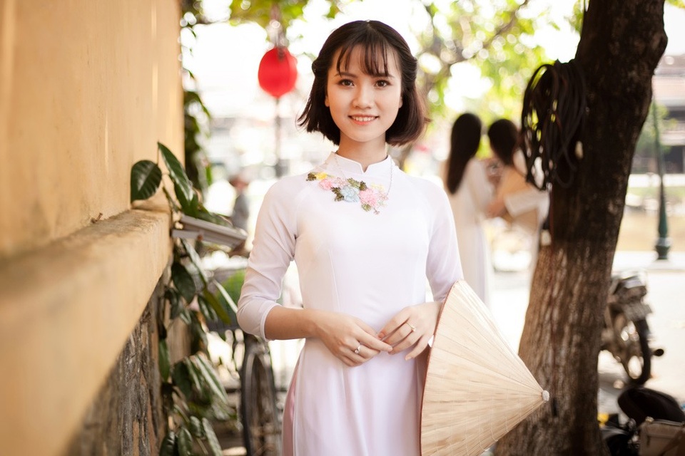 Ngắm cặp đôi nữ sinh xinh đẹp đăng quang Imiss Thăng Long 2018 - 12
Đây được coi là kết quả khá bất ngờ bởi những đối thủ hạng mục Ca hát với Thùy Dương đến từ những trường mạnh về văn hóa nghệ thuật biểu diễn.