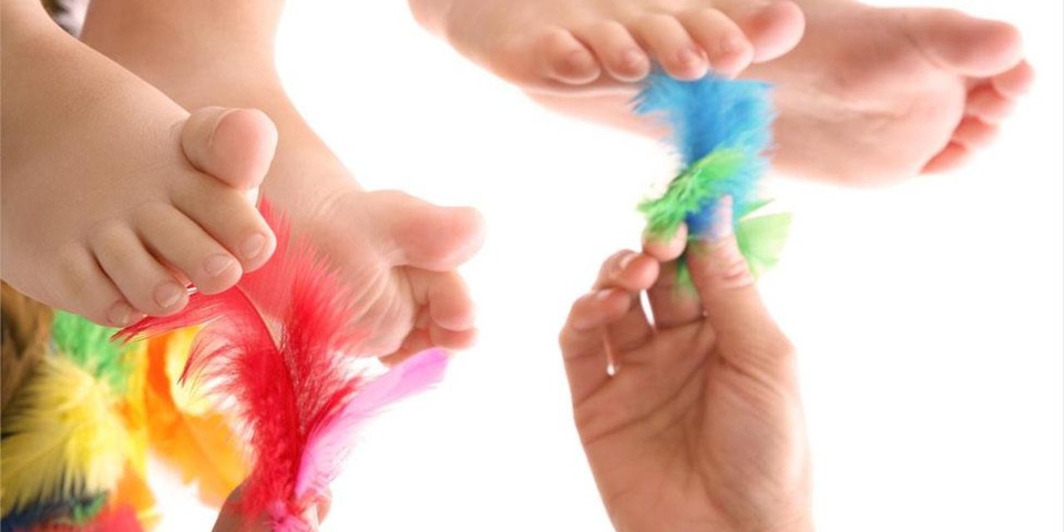 Sờ ngón chân phát hiện tổn thương dây thần kinh - 1