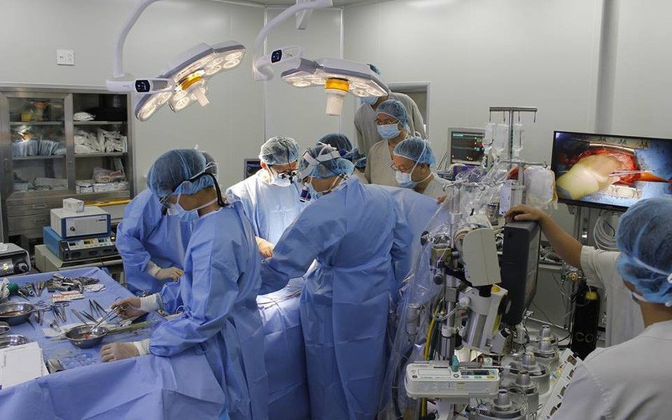 Phương pháp không dùng van tim nhân tạo, thuốc chống đông giúp hơn 100 bệnh nhân khỏi bệnh - 1
Một ca phẫu thuật tái tạo van động mạch chủ tại Trung tâm tim mạch bệnh viện E