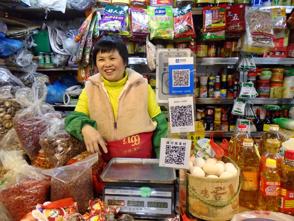 Thẻ tín dụng liên tục "phơi bày”, thanh toán thế nào cho an toàn? - 2 QR Code đang phổ biến ở nhiều quốc gia