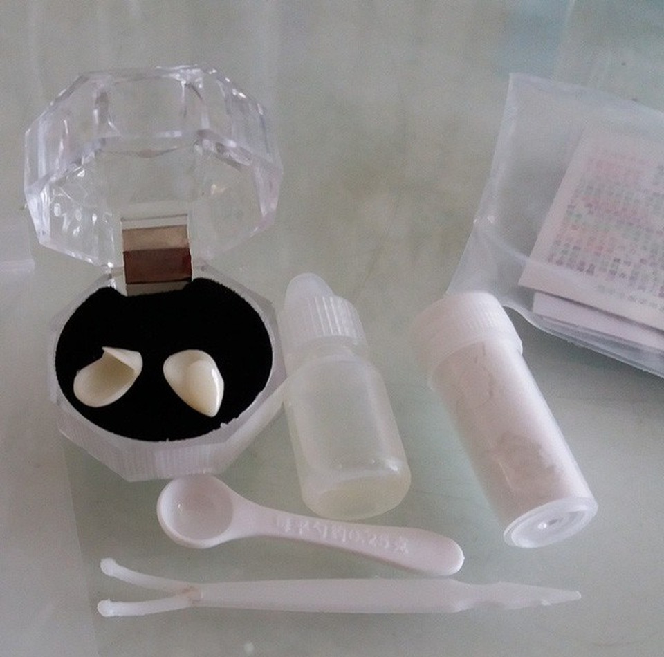 Mua răng... trên mạng, trào lưu làm đẹp nguy hiểm của giới trẻ - 4 Mua răng... trên mạng, trào lưu làm đẹp nguy hiểm của giới trẻ - 4