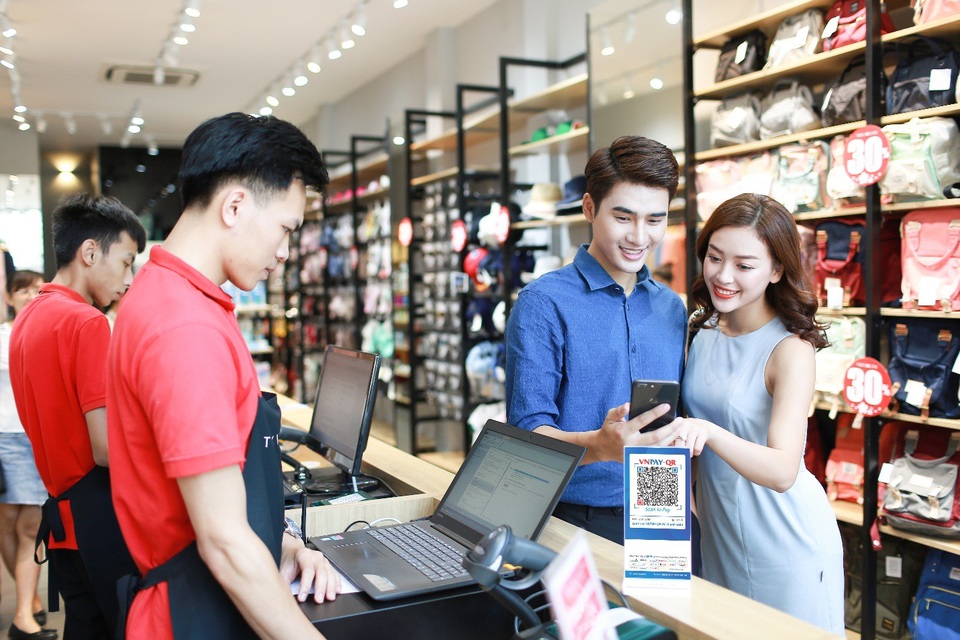 Thanh toán vé tàu Tết 2019 bằng QR Pay, dễ có vé và giá rẻ hơn - 3 Thanh toán bằng cách quét mã VNPAY-QR đang lan tỏa mạnh mẽ tới nhiều đối tượng khách hàng bởi sự tiện lợi