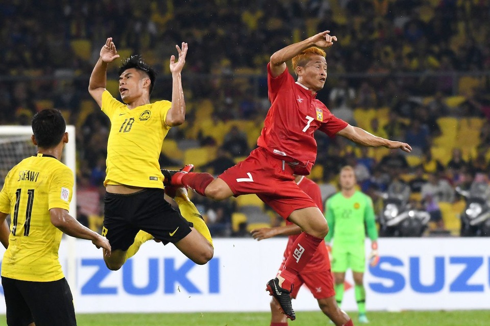 Thua liểng xiểng, “Messi Lào” vẫn tự tin… giành vé vào bán kết - 1
Soukaphone Vongchiengkham (số 7) vẫn tự tin có thể giúp Lào lọt vào bán kết AFF Cup 2018