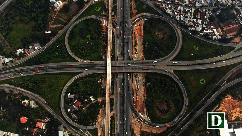 Hình hài tuyến metro đầu tiên của TPHCM sau 6 năm thi công - 2 Đoạn metro trên cao khu vực nút giao thông trạm 2 – Khu Công nghệ cao TP